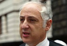 Lord Carlile salue l’unité remarquable des opposants iraniens