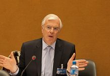 Député irlandais : le « régime tyrannique » iranien doit être mis face à ses responsabilités Le « régime tyrannique » en Iran dirige le pays d’une main de fer, et étrangle son peuple, a affirmé M. Peter Mathews, un Membre du Parlement irlandais