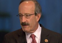 Le représentant américain Eliot Engel condamne l’attaque contre les dissidents iraniens dans le camp Liberté en Irak Le représentant américain Eliot Engel condamne l'attaque contre les dissidents iraniens dans le camp Liberté en Irak