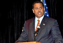 Blackwell dénonce les manquements du gouvernement américain vis-à-vis des dissidents iraniens au camp Liberty en Irak L’ambassadeur Ken Blackwell dénonce les manquements du gouvernement américain concernant les dissidents iraniens résidant au camp Liberty en Irak