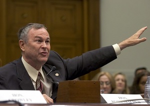 Iran- Rohrabacher condamne l’attaque à la roquette contre le camp Liberty