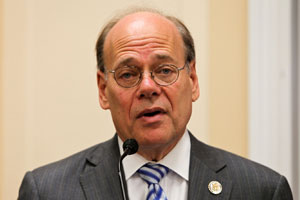 Iran : Steve Cohen, membre du Congrès américain, condamne l’attaque contre le camp Liberty