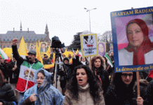Rassemblement des Iraniens aux Pays Bas, devant la Cour internationale de Justice Rassemblement des Iraniens aux Pays Bas, devant la Cour internationale de Justice