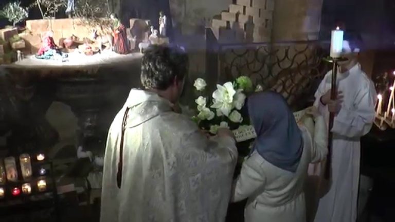 Maryam Radjavi à la messe de Minuit  l’église de St Germain- des- Près à  Paris  24 décembre 2015