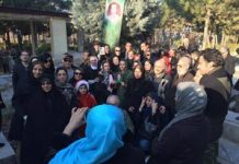 Iran : Des mères des martyrs de la révolte de 2009 critiquent courageusement le régime