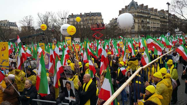 Alejo Vidal-Quadras : Rohani est "le président des 2000 exécutions" en Iran