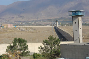 Iran: Grève de la faim de 4 prisonniers politiques dans la prison de Gohardasht