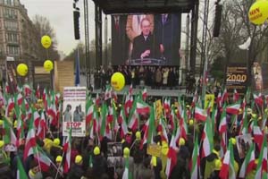 Le député Dominique Lefebvre à la manifestation contre Rohani et pour les droits de l’homme en Iran