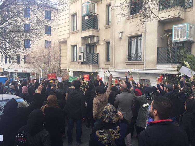 Iran: arrestation des participants au rassemblement devant la prison d'Evin