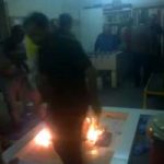 Iran – Les prisonniers politiques ont scandé « Brûle le principe de Guide suprême » Iran – Les prisonniers politiques ont scandé « Brûle le principe de Guide suprême »