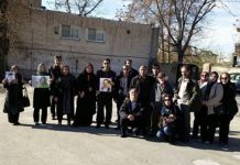 Iran – Les familles des prisonniers politiques manifestent devant la prison d’Evin Iran - Les familles des prisonniers politiques manifestent devant la prison d’Evin