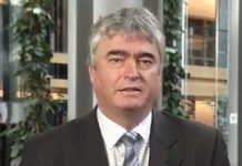 Milan Zver, membre du Parlement européen : L’UE devrait soutenir le mouvement de Maryam Radjavi comme alternative au régime iranien – Vidéo Milan Zver, membre du Parlement européen : L'UE devrait soutenir le mouvement de Maryam Radjavi comme alternative au régime iranien
