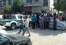 Iran : 10 000 chauffeurs routiers en grève pour protester contre la corruption Iran : 10 000 chauffeurs routiers en grève pour protester contre la corruption