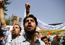 Iran – les conducteurs de bus de Téhéran se rassemblent pour exiger la libération des prisonniers politiques Les conducteurs de bus de Téhéran se rassemblent pour exiger la libération des prisonniers politiques