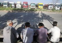 IRAN : Les conducteurs de camions protestent à Bouchehr IRAN : Les conducteurs de camions protestent à Bouchehr