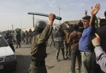 Iran : Les forces répressives ont passé à tabac le propriétaire d’une boulangerie pour avoir vendu de la nourriture pendant le ramadan Iran : Les forces répressives ont passé à tabac le propriétaire d'une boulangerie pour avoir vendu de la nourriture pendant le ramadan
