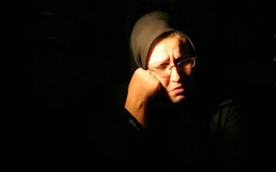La mère d'un dissident iranien assassiné soutient le prisonnier politique Jafar Azimzadeh