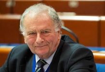 Sir Roger Gale, député britannique, soutien le rassemblement à Paris pour un « Iran libre » Sir Roger Gale, député britannique, soutien le rassemblement à Paris pour un « Iran libre »