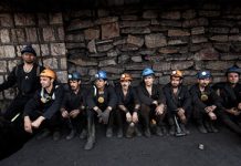 IRAN : Les travailleurs de la mine de charbon de l’entreprise East Alborz protestent depuis 3 jours consécutifs IRAN : Les travailleurs de la mine de charbon de l'entreprise East Alborz protestent depuis 3 jours consécutifs