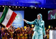 Maryam Radjavi au grand rassemblement du Bourget : un an après l’accord nucléaire iranien les deux factions du régime ont échoué Maryam Radjavi au grand rassemblement du Bourget : un an après l'accord nucléaire iranien les deux factions du régime ont échoué