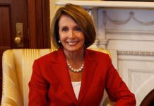 La dirigeante de la minorité à la maison blanche, Nancy Pelosi, soutient le rassemblement pour un « Iran libre » La dirigeante de la minorité à la maison blanche, Nancy Pelosi, soutient le rassemblement pour un « Iran libre »