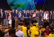 L’activiste Antonio Stango et le sénateur italien Lucio Malan au rassemblement pour un Iran Libre L’activiste Antonio Stango et le sénateur italien Lucio Malan au rassemblement pour un Iran Libre