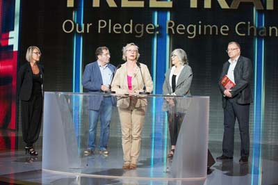 Laurence Fehlmann Rielles, membre du Parlement suisse, aux côtés de la Résistance « Pour Iran Libre »