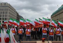 Les Iraniens à Berlin en grève de la faim en solidarité avec les prisonniers politiques en Iran Les Iraniens à Berlin en grève de la faim en solidarité avec les prisonniers politiques en Iran