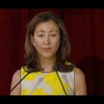 Ingrid Betancourt à l’exposition sur le massacre des prisonniers politiques en Iran