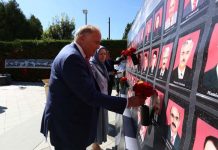Paris : colloques de représentants des associations iraniennes en Europe Paris : colloques de représentants des associations iraniennes en Europe
