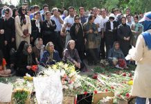 Iran : Les mères demandent la poursuite des auteurs du massacre de 1988 Iran : Les mères demandent la poursuite des auteurs du massacre de 1988