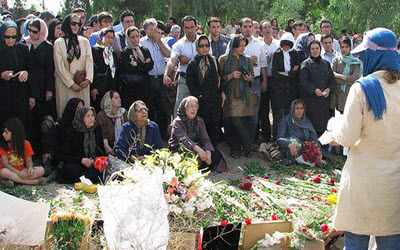 Iran : Les mères demandent la poursuite des auteurs du massacre de 1988