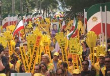 Les Iraniens décrient la visite de Rohani aux Etats-Unis Les irano-américains décrient la visite de Rohani aux Etats-Unis