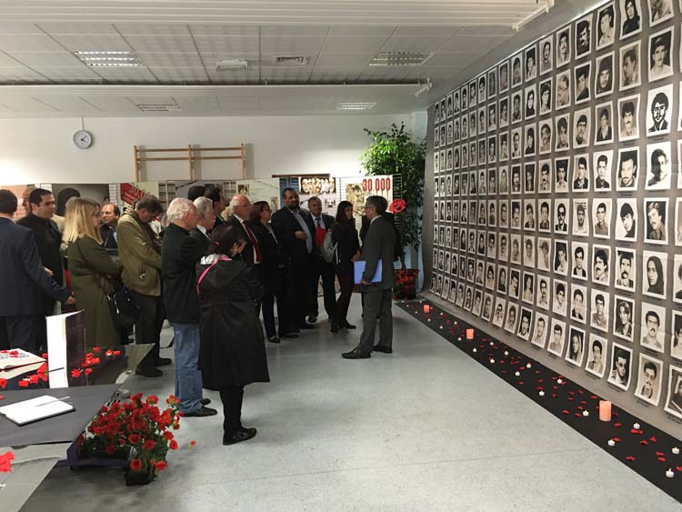 Exposition et intervention à Aubervilliers sur le massacre des prisonniers en Iran