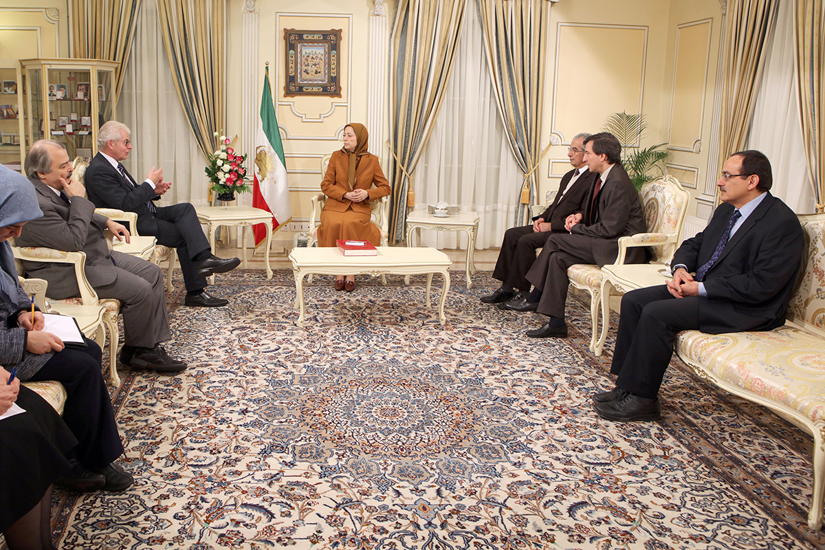 Iran - L’eurodéputé autrichien heinz becker rencontre Maryam Radjavi