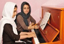 200 écoles ferment en Iran, pour avoir enseigné la musique et des langues étrangères 200 écoles ferment en Iran, pour avoir enseigné la musique et des langues étrangères