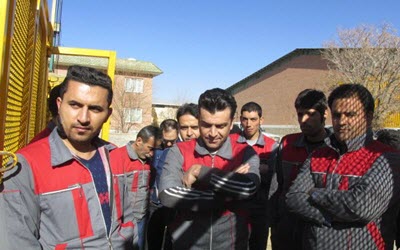 Les travailleurs font la grève et protestent en Iran