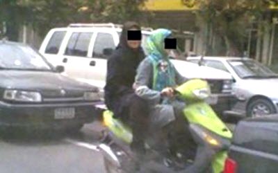 Deux jeunes filles ont été arrêtées pour avoir roulé à motocyclette en Iran