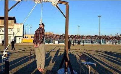 Une association française a demandé le boycott total du football iranien, en raison des exécutions effectuées dans des stades en Iran