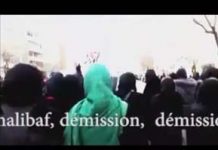 Iran – Des slogans anti-régime pendant les funérailles à Téhéran des pompiers tués lors de l’effondrement de l’immeuble Plasco – Vidéo Iran - Des slogans anti-régime pendant les funérailles à Téhéran des pompiers tués lors de l’effondrement de l’immeuble Plasco