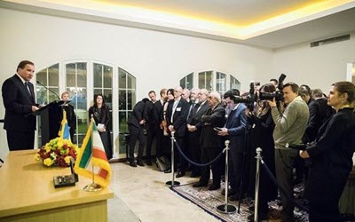 Iran : Signature d’un accord d’affaire à la résidence de l’ambassadeur suédois à Téhéran