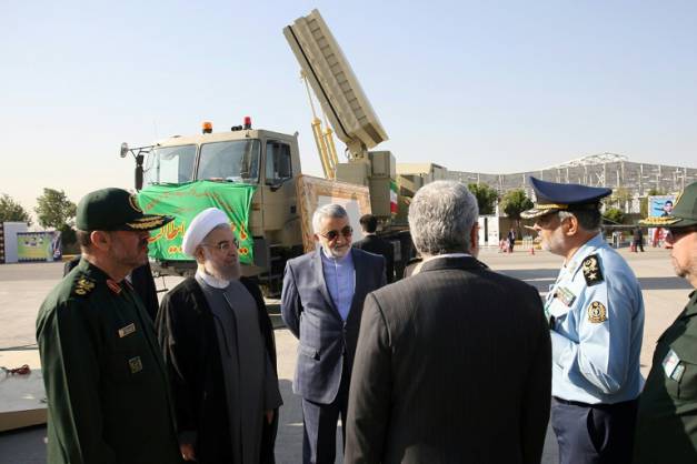 Khamenei et Rohani autorisent le lancement de missiles