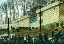 Iran – L’assaut sauvage des unités anti-émeutes contre les prisonniers détenus dans le quartier 4 de la prison d’Evine Iran – L’assaut sauvage des unités anti-émeutes contre les prisonniers détenus dans le quartier 4 de la prison d’Evine