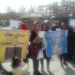 Iran – Rassemblement de protestation des enseignants, des ouvriers et des militaires retraités devant le parlement du régime des mollahs – vidéo Rassemblement de protestation des enseignants, des ouvriers et des militaires retraités devant le parlement du régime des mollahs - vidéo