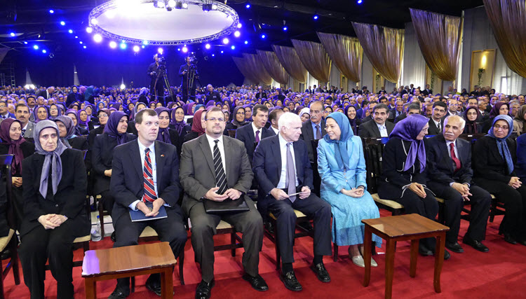 Réaction hystérique du ministère des Affaires étrangères des mollahs sur la rencontre du sénateur McCain avec Maryam Radjavi