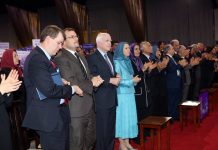 Vidéo – Le sénateur McCain salut le combat de Maryam Radjavi pour un Iran libre Le sénateur McCain salut le combat de Maryam Radjavi pour une Iran libre