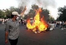 L’affaire du document 2030 de l’UNESCO : « Un soulèvement populaire est notre ligne rouge en Iran » images/stories/demonstrations/iran/200979234916281-062269675.jpg