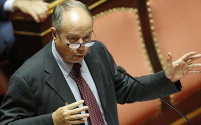Un sénateur italien apporte son soutien au grand rassemblement de la Résistance iranienne à Paris