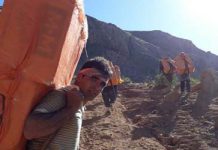 Le chômage et la pauvreté obligent de jeunes diplômés à accepter des emplois dangereux en Iran Le chômage et la pauvreté obligent de jeunes diplômés à accepter des emplois dangereux