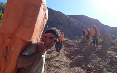 Le chômage et la pauvreté obligent de jeunes diplômés à accepter des emplois dangereux